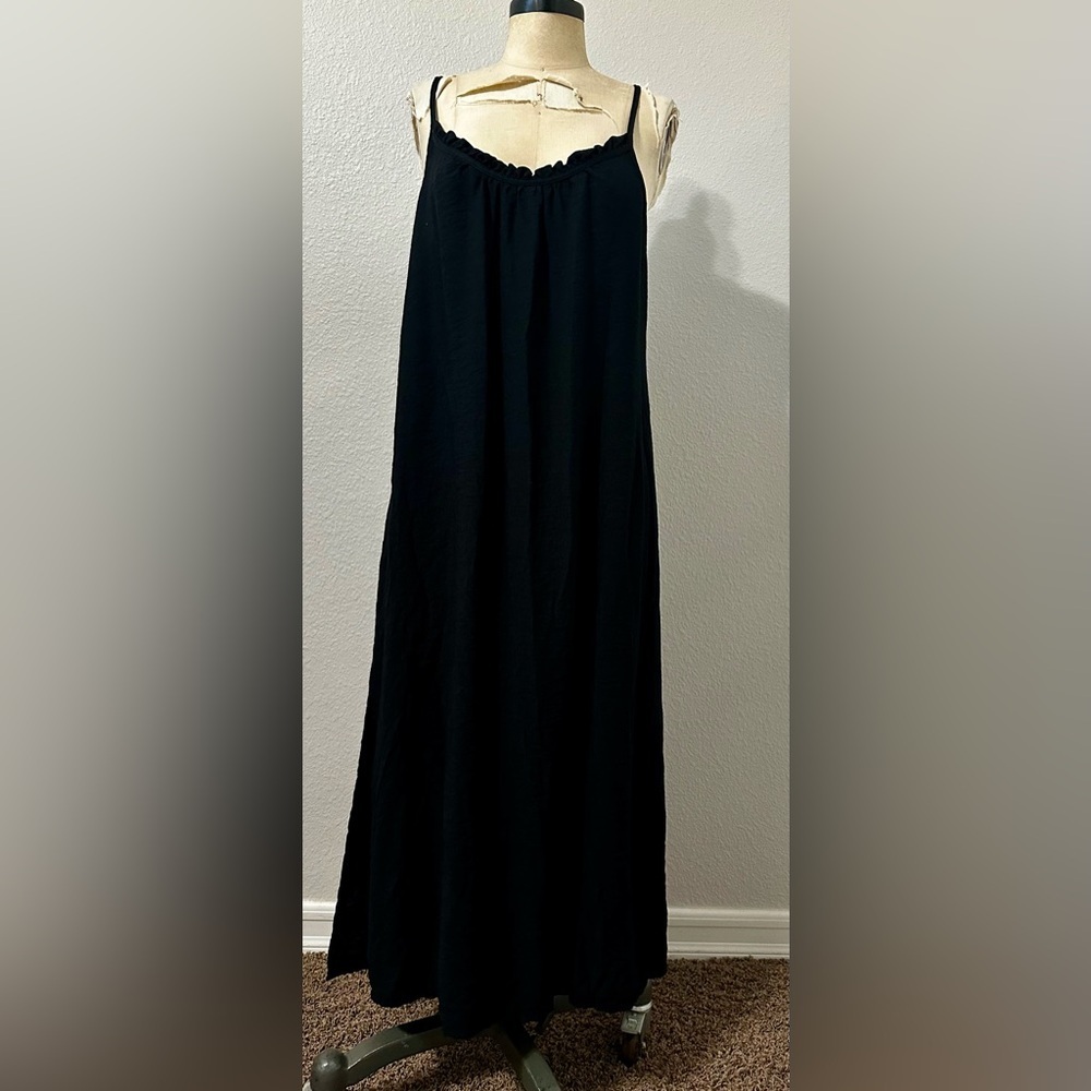 Suwen ‘Grace’ Beach Dress. Black. Size L/XL